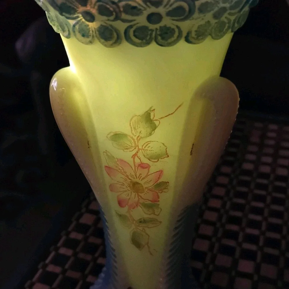 Glass Vase On Petal Feet Victorian Decorated USA Vermont Pattern, 6.5